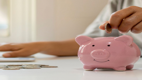 【介護士の給与】手取りを増やすには？給料アップにつながる資格と働き方